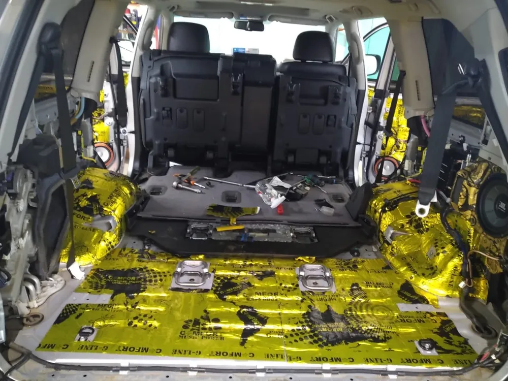 Toyota Land Cruiser 200: фото 6 из 9 — этап работы