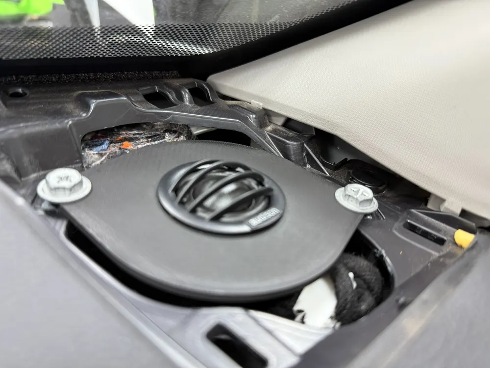 Toyota RAV4: фото 4 из 8 — этап работы